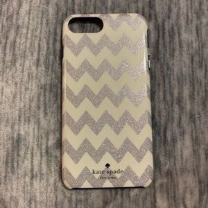 Kate Spade Glittery Silver and Cream Chevron Case